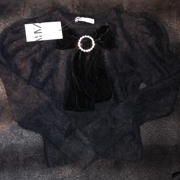 Fuzzy Bow Sweater - Picture 5 of 7